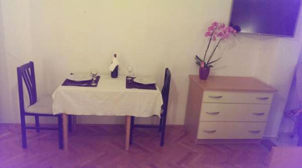 Apartments Mira Макарска Стая снимка