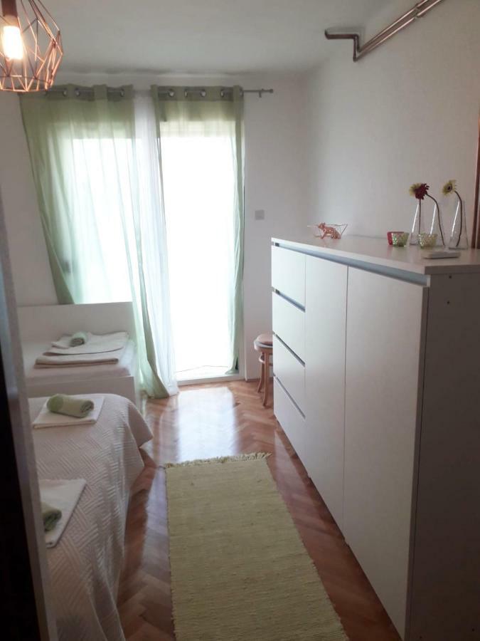 Apartments Mira Макарска Екстериор снимка